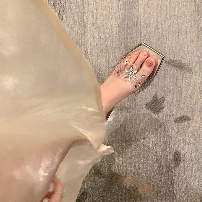 2024 New Summer Comfortable Chunky Heel Sandals Korean Style Square Toe Luxury Rhinestone Outdoor Mid Heel Slippers
