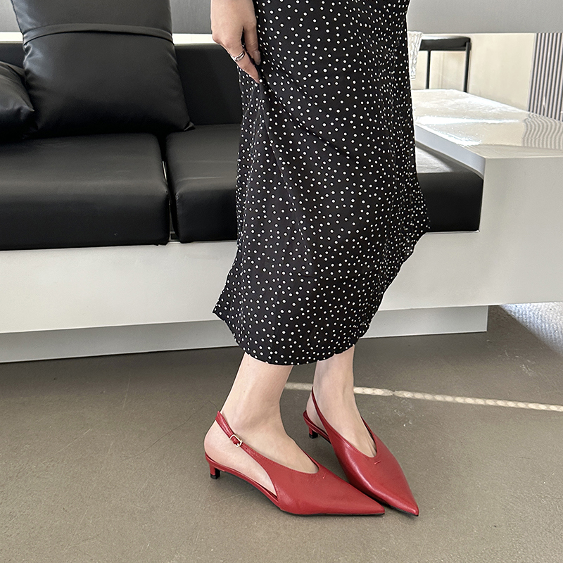 1706325340426_663401.jpg 2024 Spring Summer Fashion Pointed Toe Women's Kitten Heel Closed Toe Sandals Korean Style Versatile Shallow Mouth Shoes