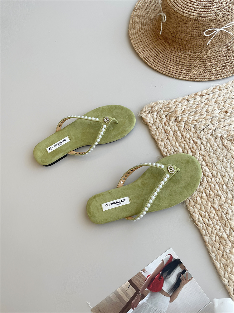 1743142791336_926719.jpg French Style Fairy Pearl Rhinestone Flat Thong Sandals for Women Summer Fashion Toe Separator Slippers