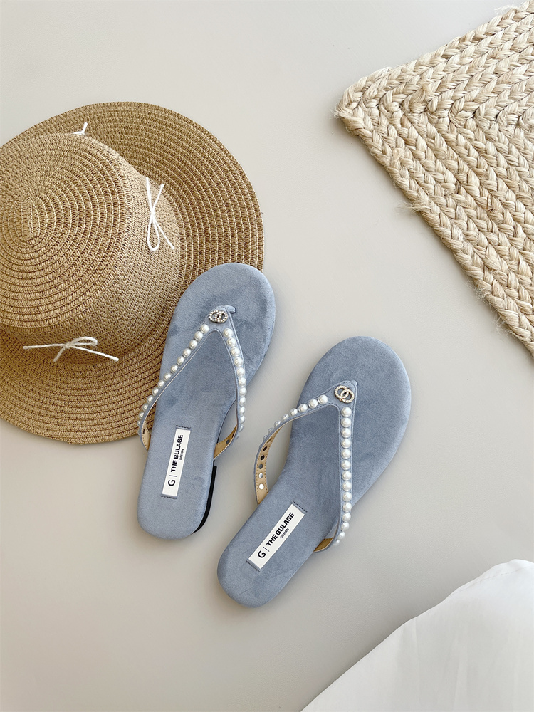 1743142818434_152869.jpg French Style Fairy Pearl Rhinestone Flat Thong Sandals for Women Summer Fashion Toe Separator Slippers
