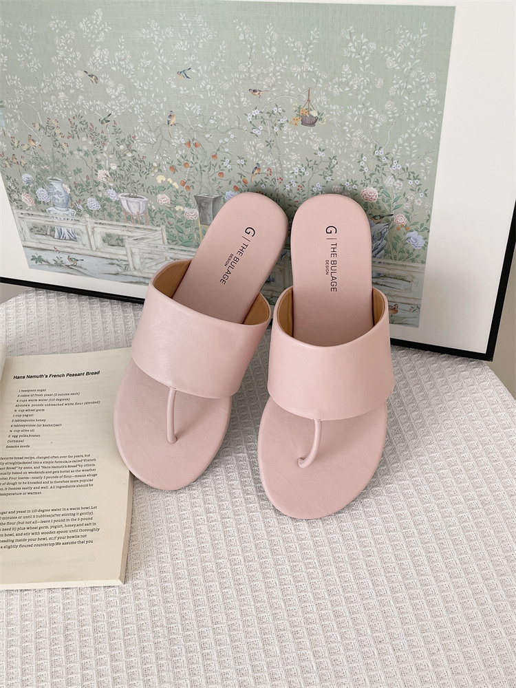Niche Flat Open Toe Slippers for Women Summer Outdoor 2025 New Fairy Style Low Heel Toe Separator Sandals