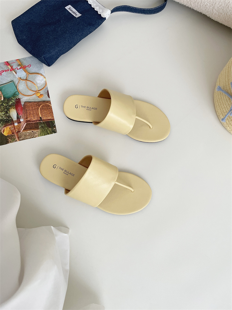 Niche Flat Open Toe Slippers for Women Summer Outdoor 2025 New Fairy Style Low Heel Toe Separator Sandals