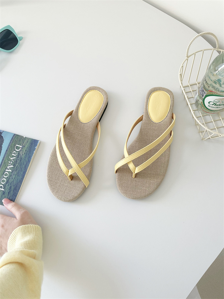 New Round Toe Slippers with Woven Straps for Women Beach Sandals