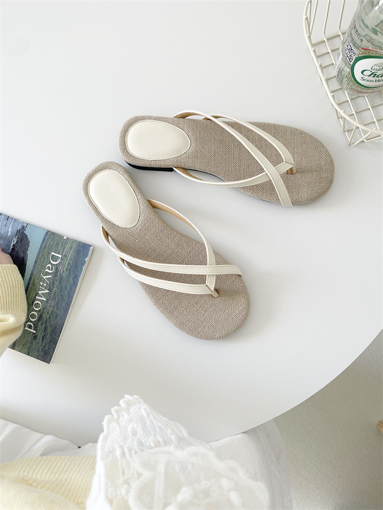 New Round Toe Slippers with Woven Straps for Women Beach Sandals