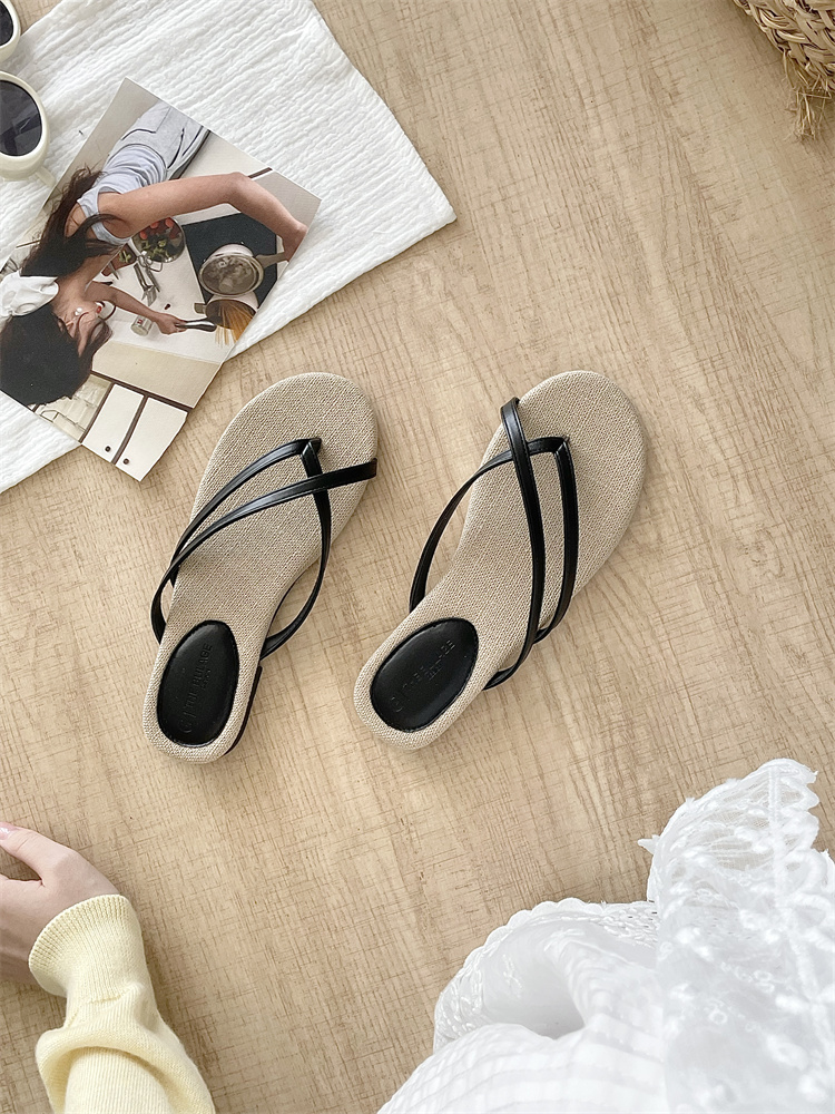 New Round Toe Slippers with Woven Straps for Women Beach Sandals