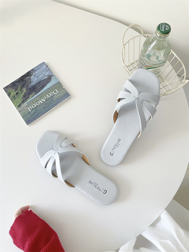 2025 Summer New French Square Toe Hollow One-Strap Flat Sandals Women's Slippers