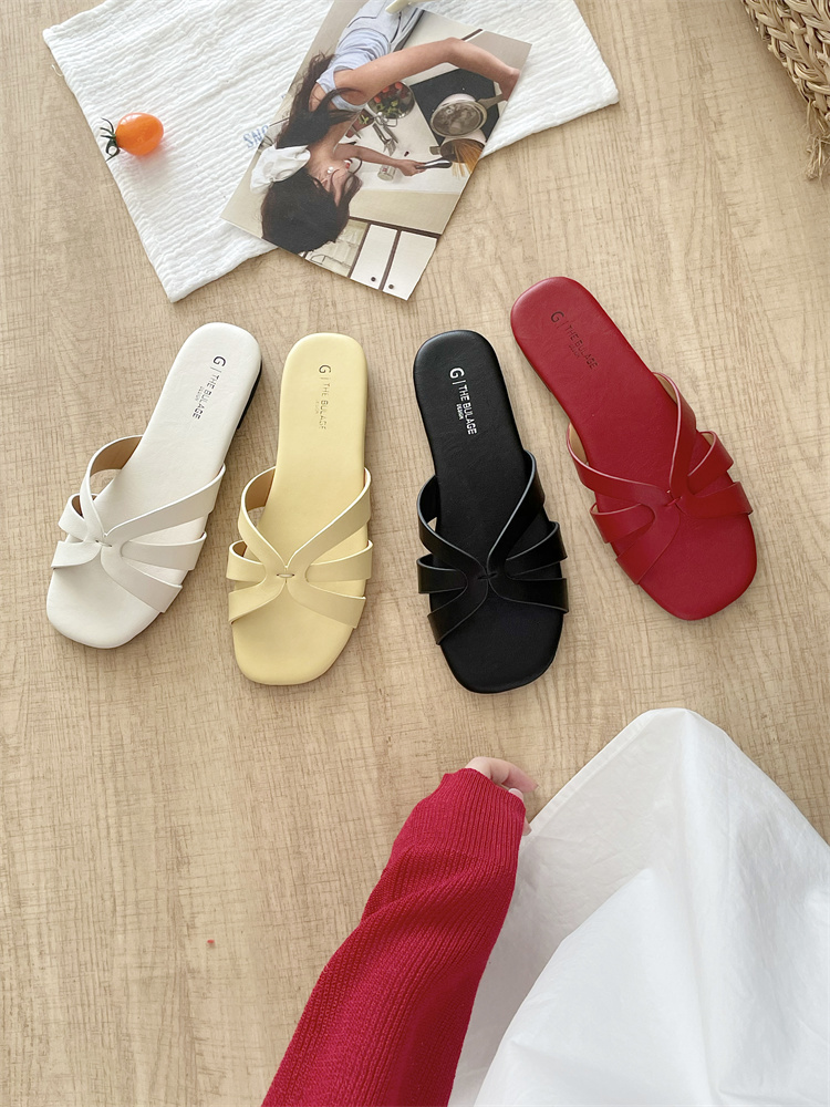 1744089058358_628470.jpg 2025 Summer New French Square Toe Hollow One-Strap Flat Sandals Women's Slippers