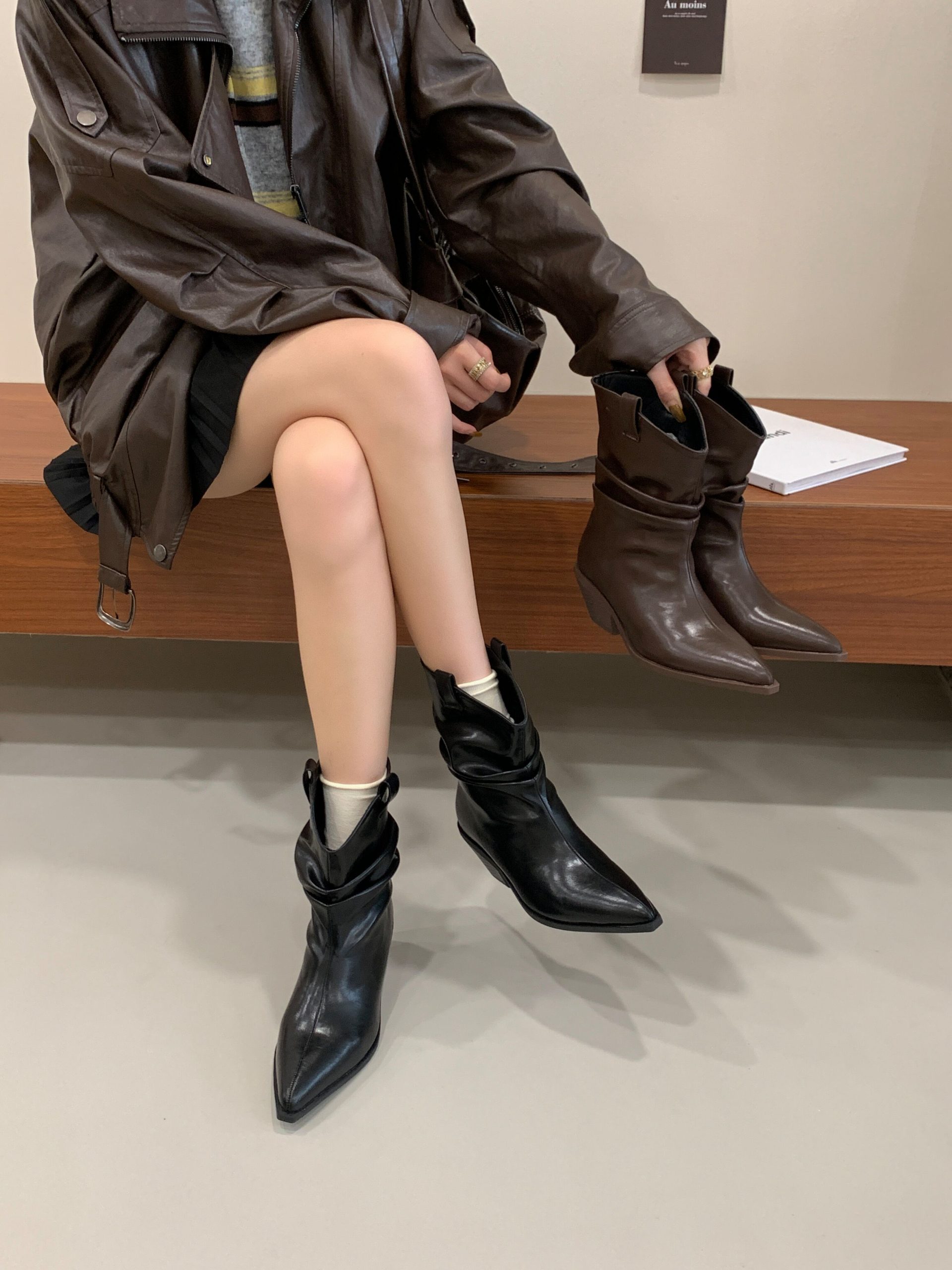 1756540931708_Y7SkXu.jpg 2025 Women's Retro Stacked Heel Pointed Toe Chunky Western Cowboy Boots