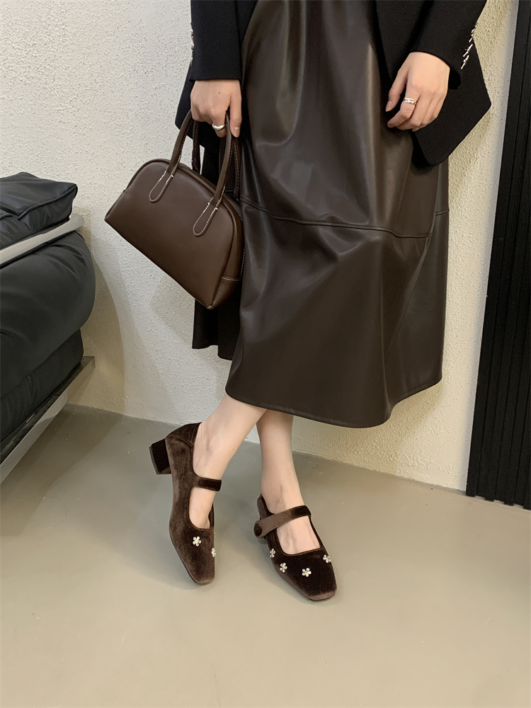 1758092618329_JLJni2.jpg 2025 Autumn New Retro Square Toe Mary Jane Shoes Women Elegant Rhinestone Low Heel Slip-On PU Leather