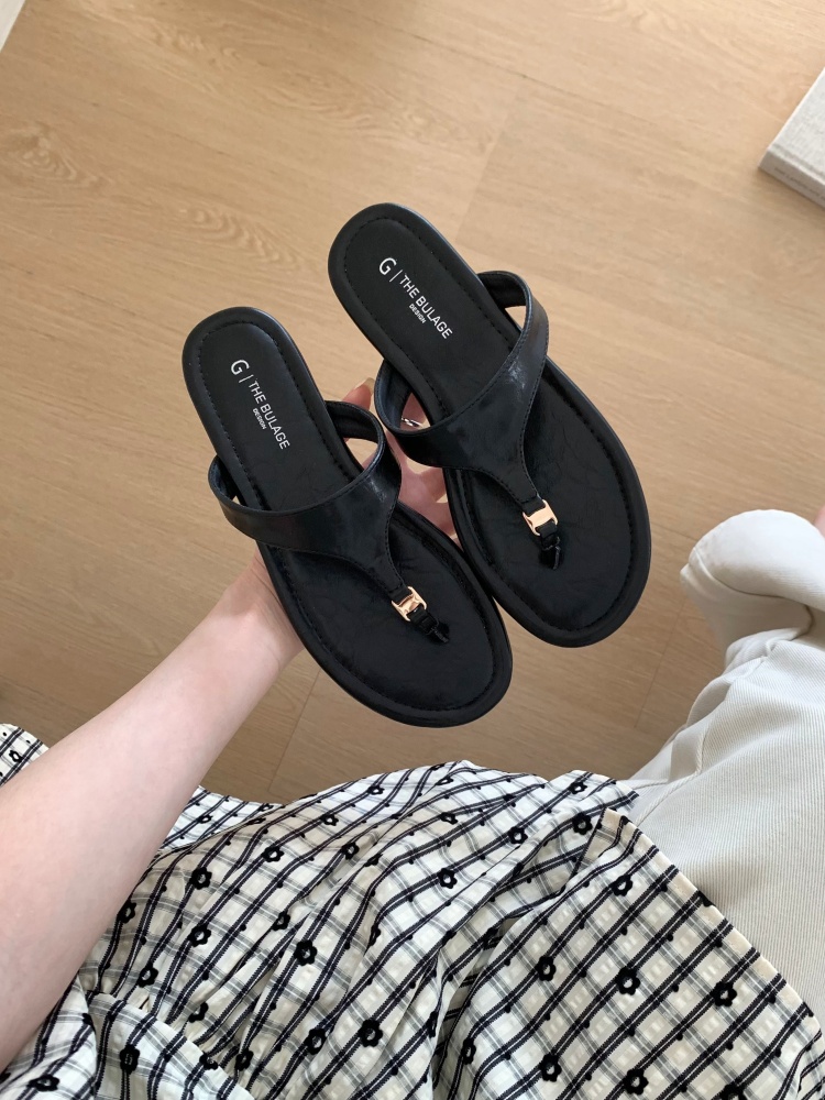 Soft Sole Round Toe Flat Thong Slippers for Women 2026 New Fairy Style Versatile Open Toe Casual Sandals